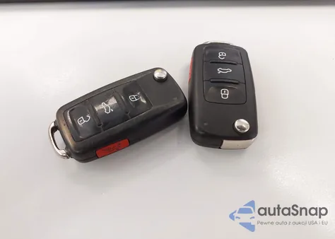 2014 Volkswagen Passat 2.0L Tdi Se z USA, uszkodzony, nr VIN 1VWBN7A33EC100401